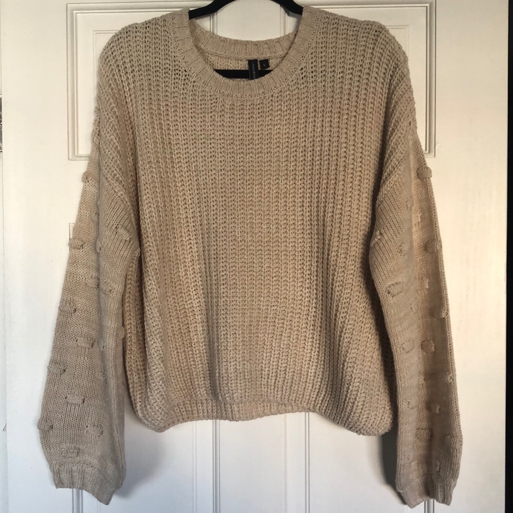 Beige knit sweater: Size Large